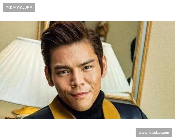 向佐父亲节晒三代父子合照,三代同堂喜庆温馨,郭爸爸也亮相传承家族情 向佐父亲节晒三代父子合照,三代同堂喜庆温馨,郭爸爸也亮相传承家族情